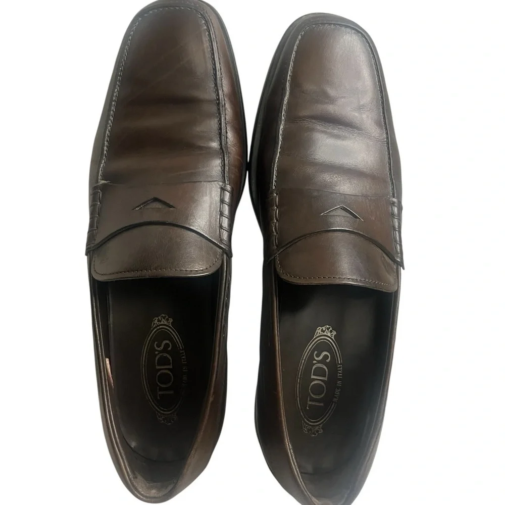 Tod's Men's Dark Brown Leather Slip-Ons, size 9, pre-owned, gently used